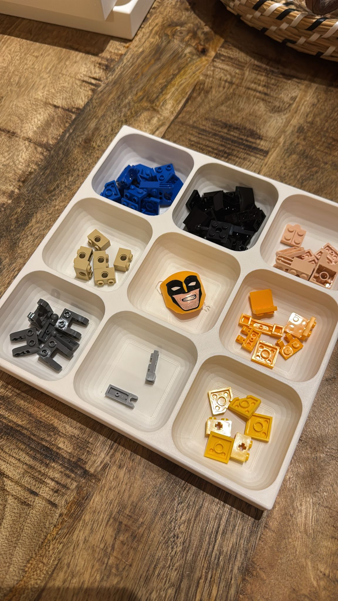 Bandeja Frikiits 9 Compartimentos – Piezas pequeñas