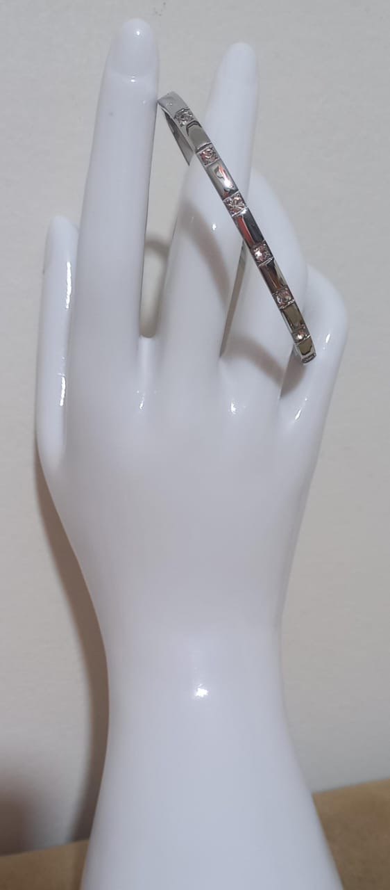 Brazalete de Circones Blancos Cuadros Plateado