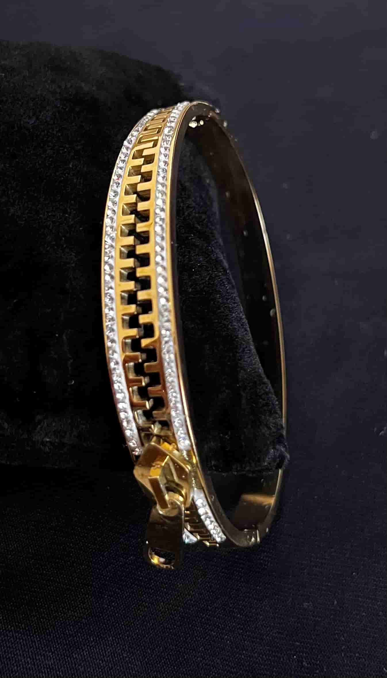 Brazalete de Circones Blancos Cierre