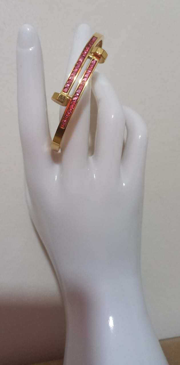 Brazalete de Tornillo con Circones Rosados