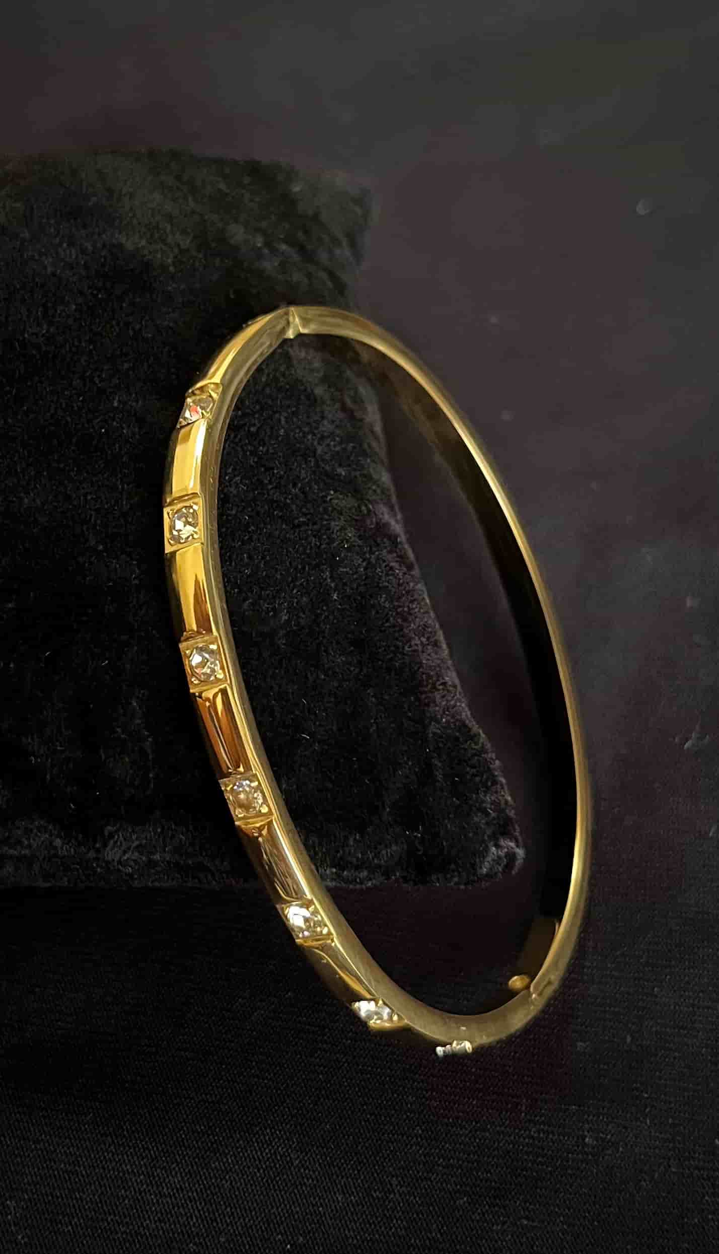 Brazalete de Circones Blancos Cuadros