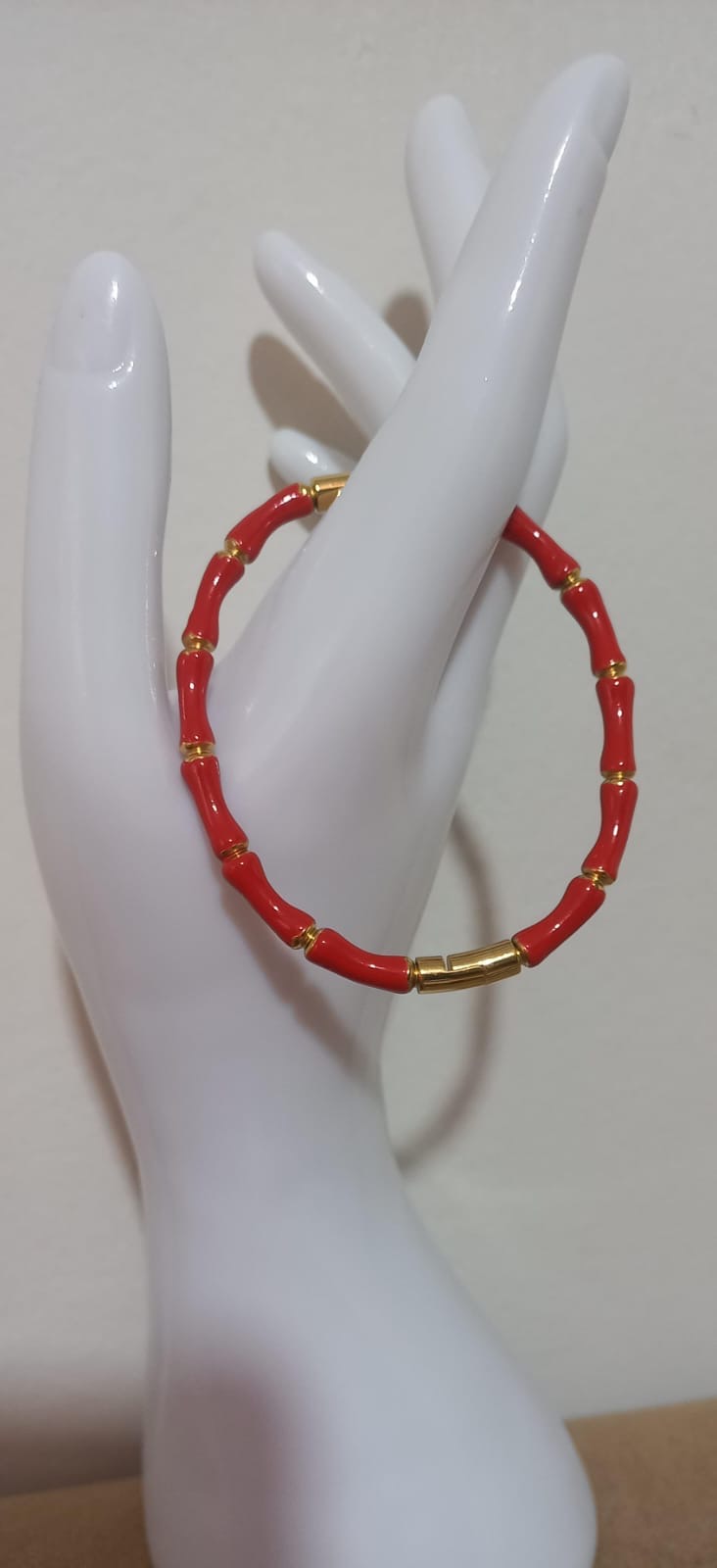 Brazalete Tipo Bambu Esmaltado Dorado-Rojo