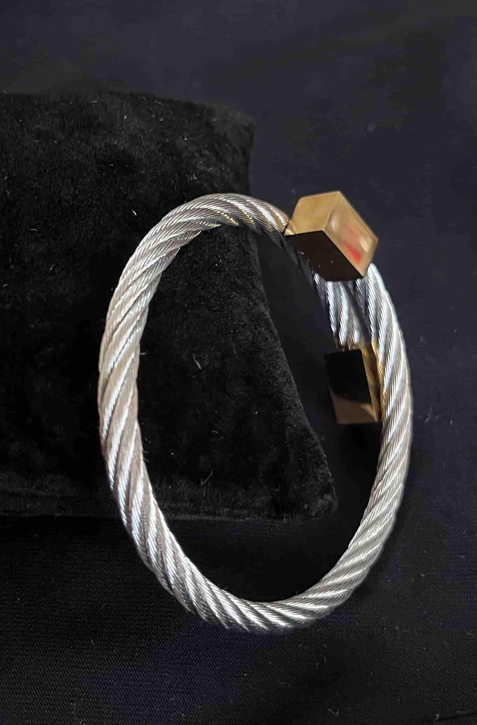 Brazalete de Guaya Cuadros Dorados