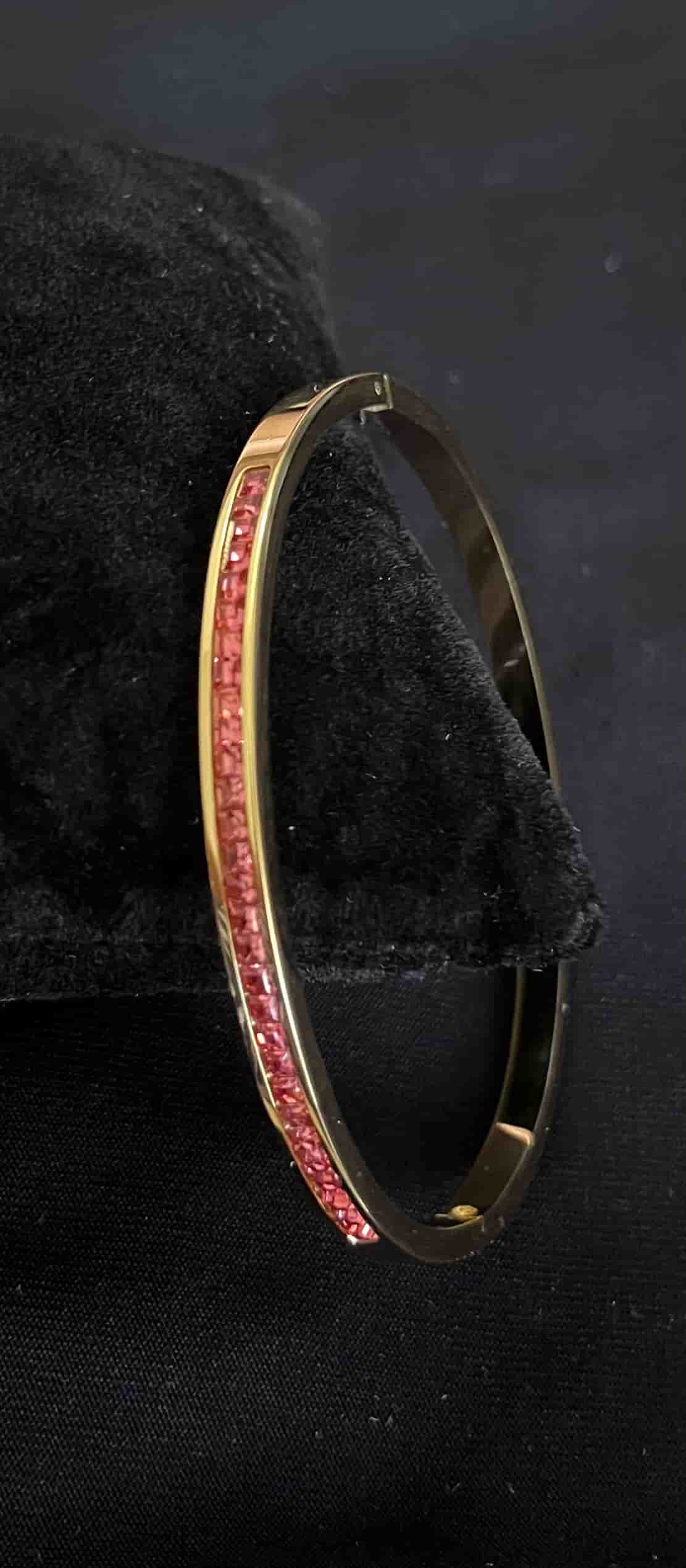Brazalete de Circones Rosados Cuadrados Una Linea