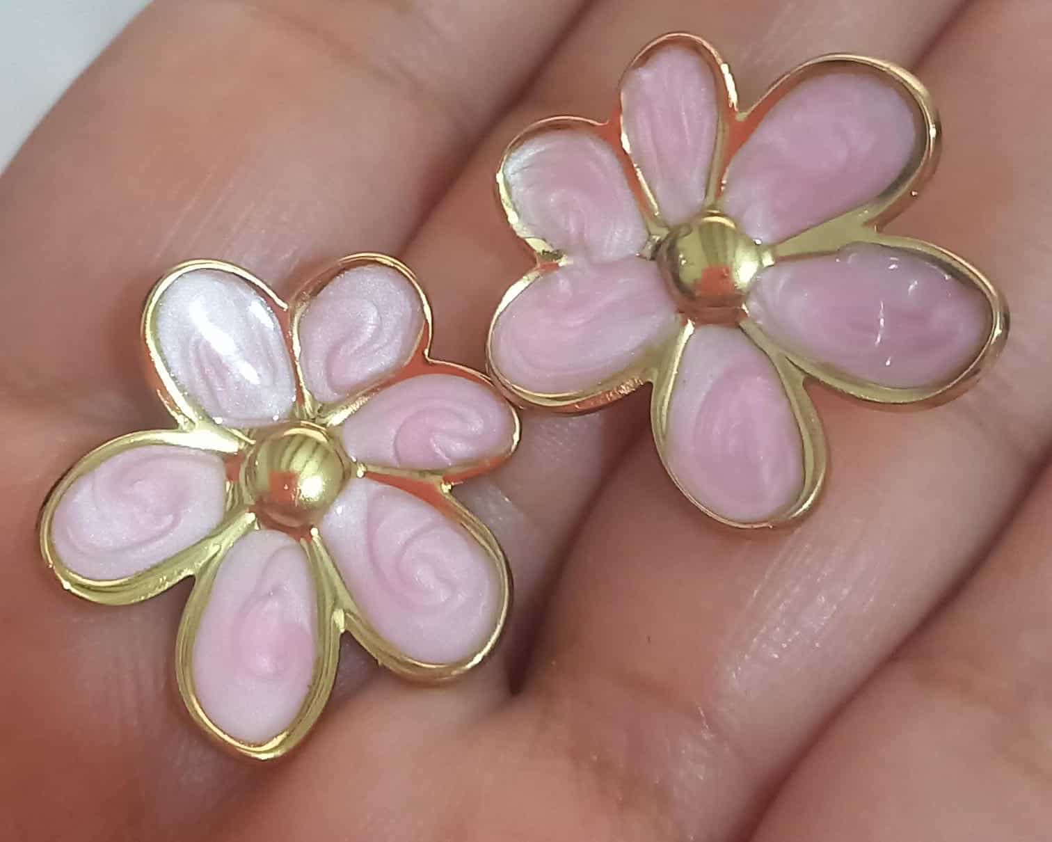 Aretes de Flor Rosada