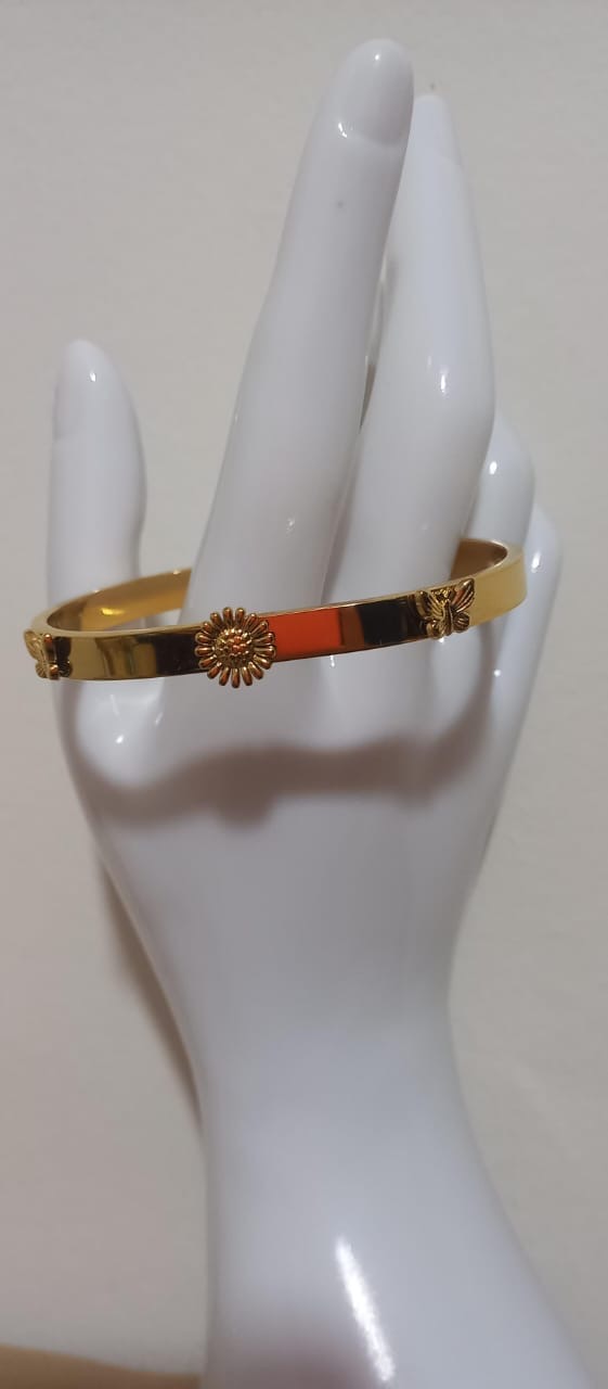 Brazalete de Flor y Mariposas Dorado