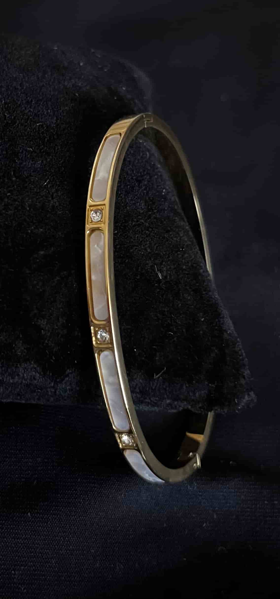 Brazalete de Circones Blancos Nacar