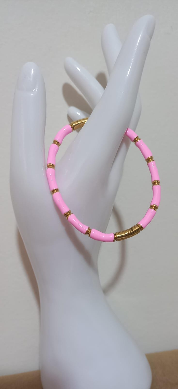 Brazalete Tipo Bambu Esmaltado Dorado-Fucsia