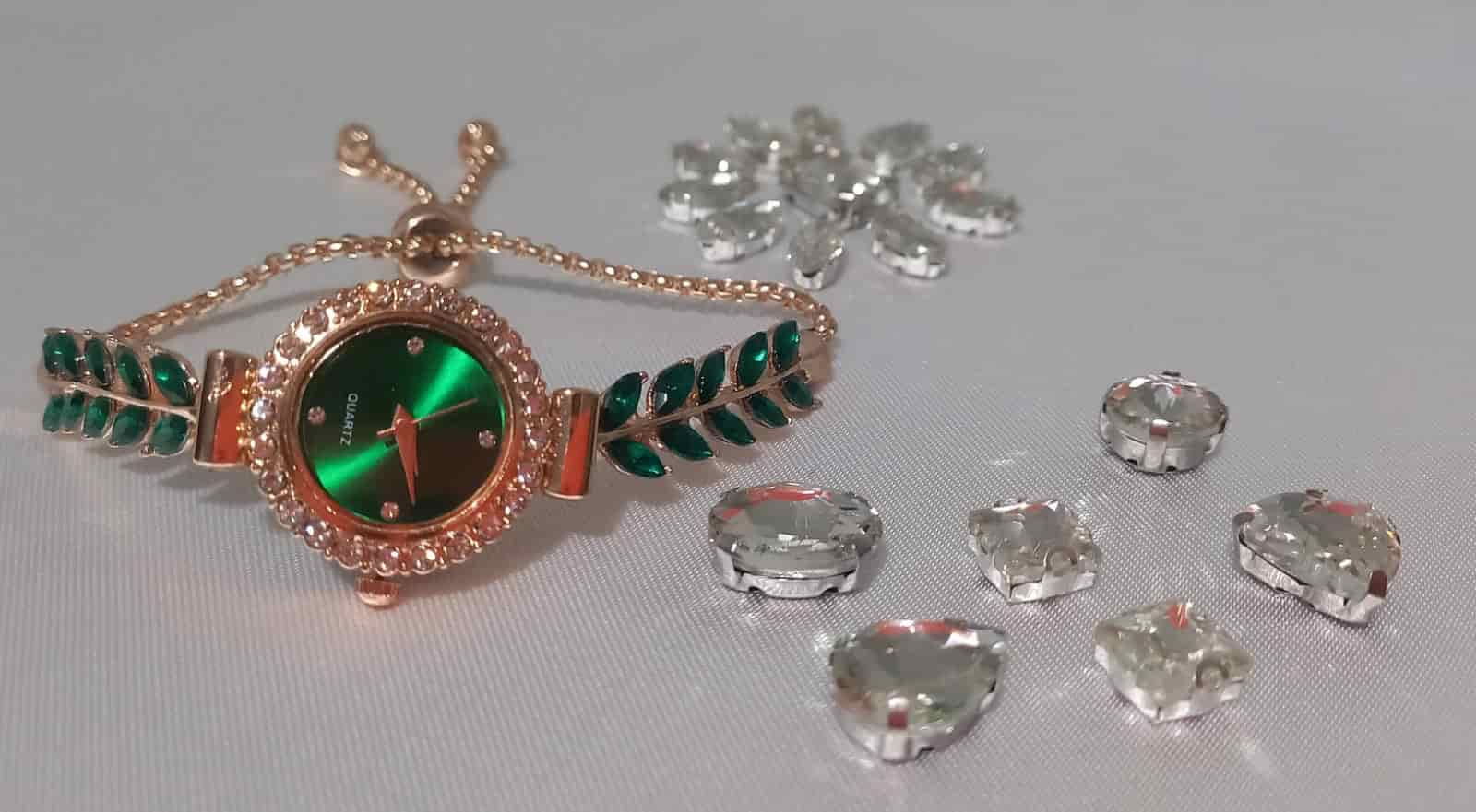 Reloj Hojas Verde Dorado