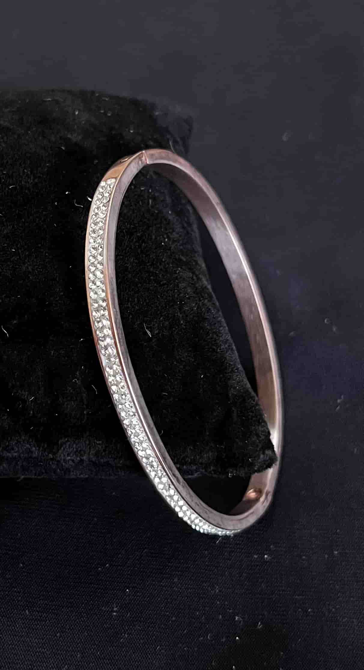 Brazalete de Circones Blancos Dos Lineas Plateado