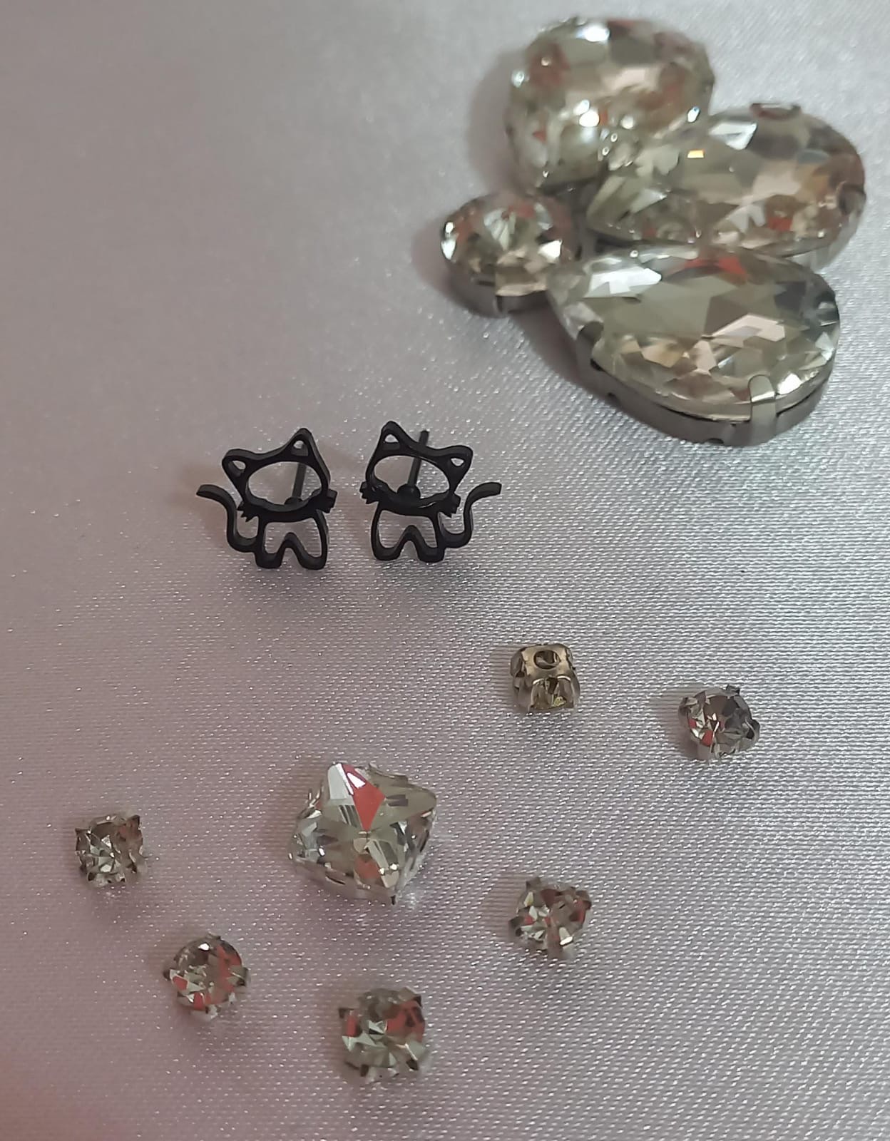 Aretes de Gaticos Negro