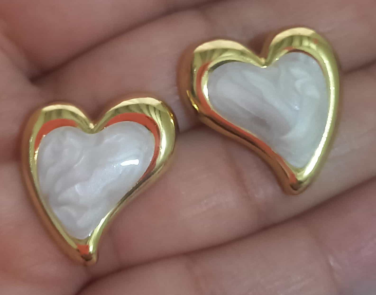 Aretes de Corazon Nacar Blanco