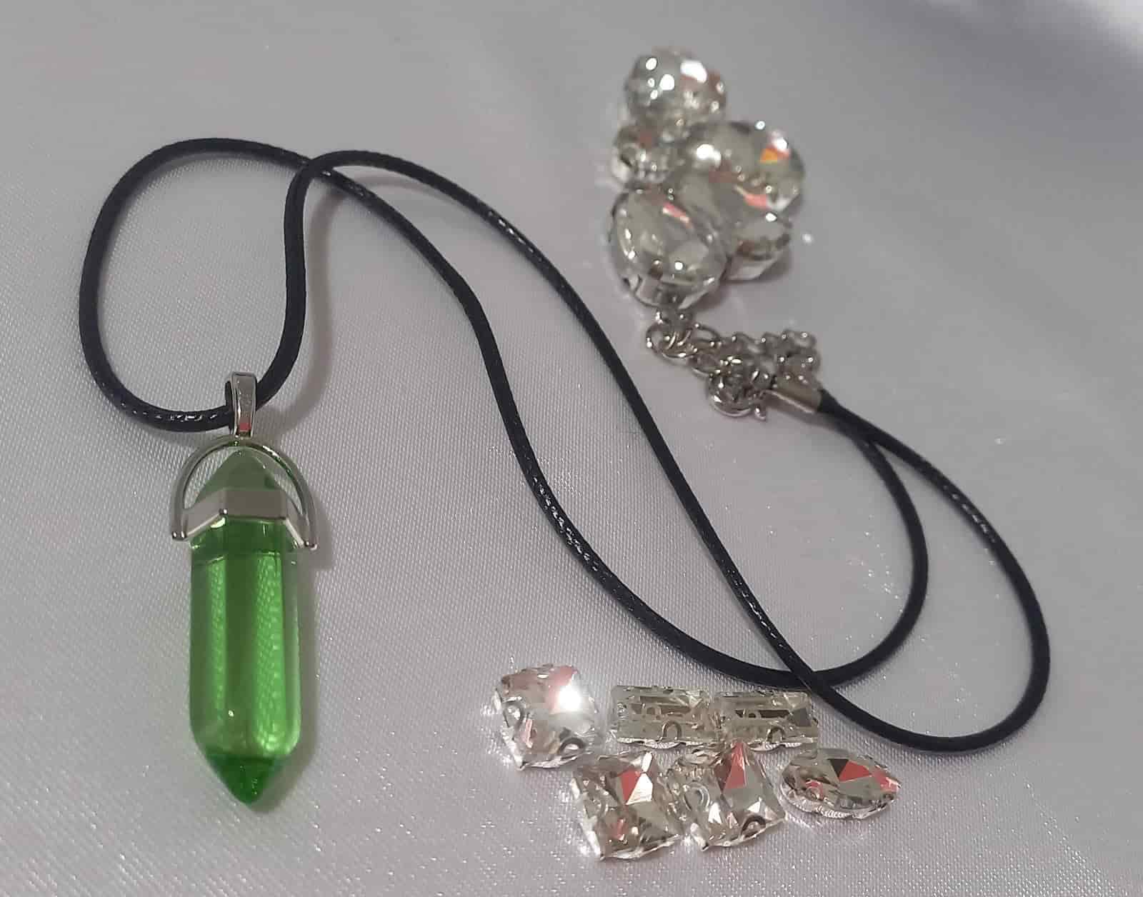 Cadena de Cordón con Cristal Verde Claro