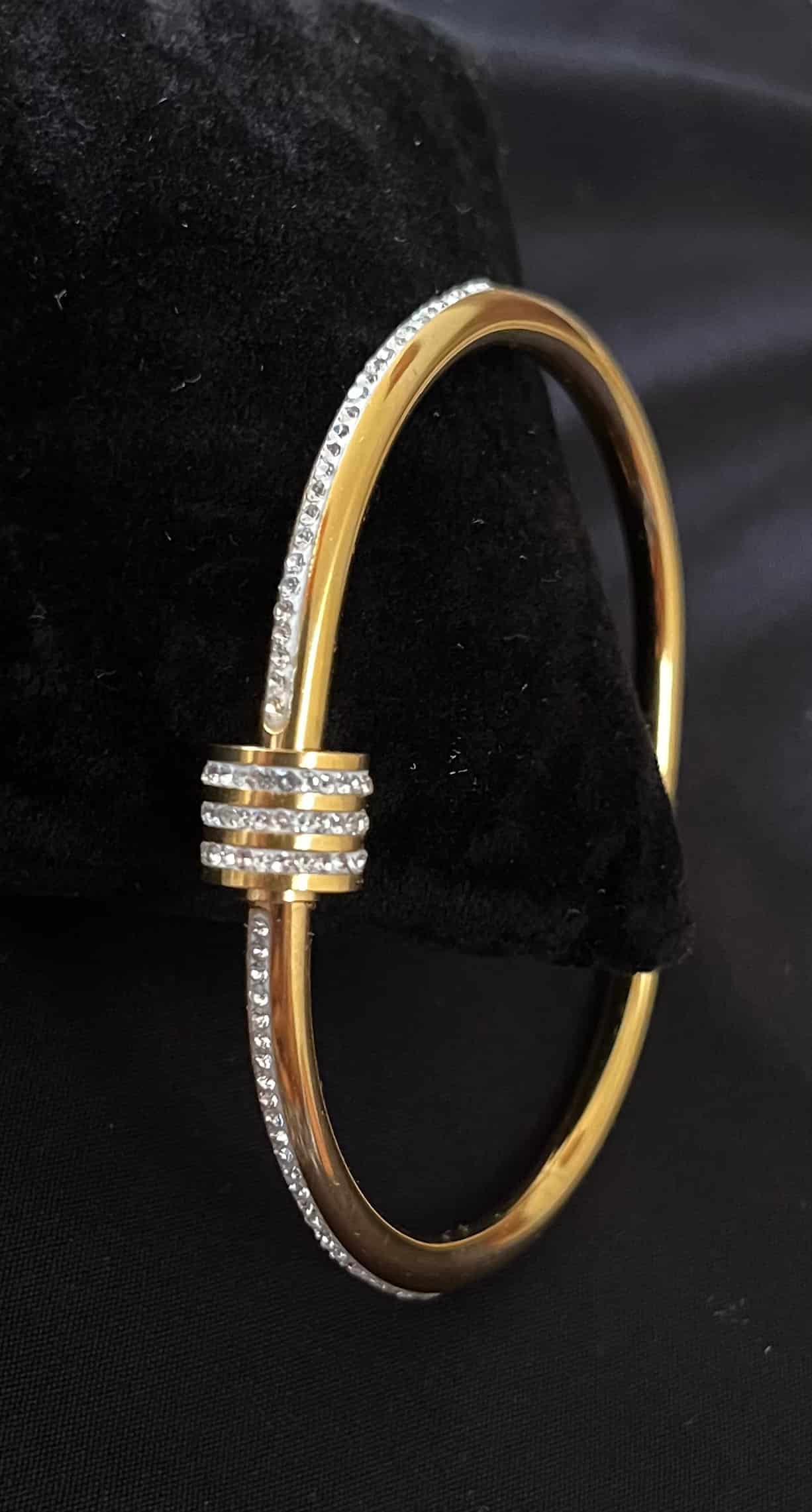 Brazalete de Circones Blancos Barril Tres Lineas