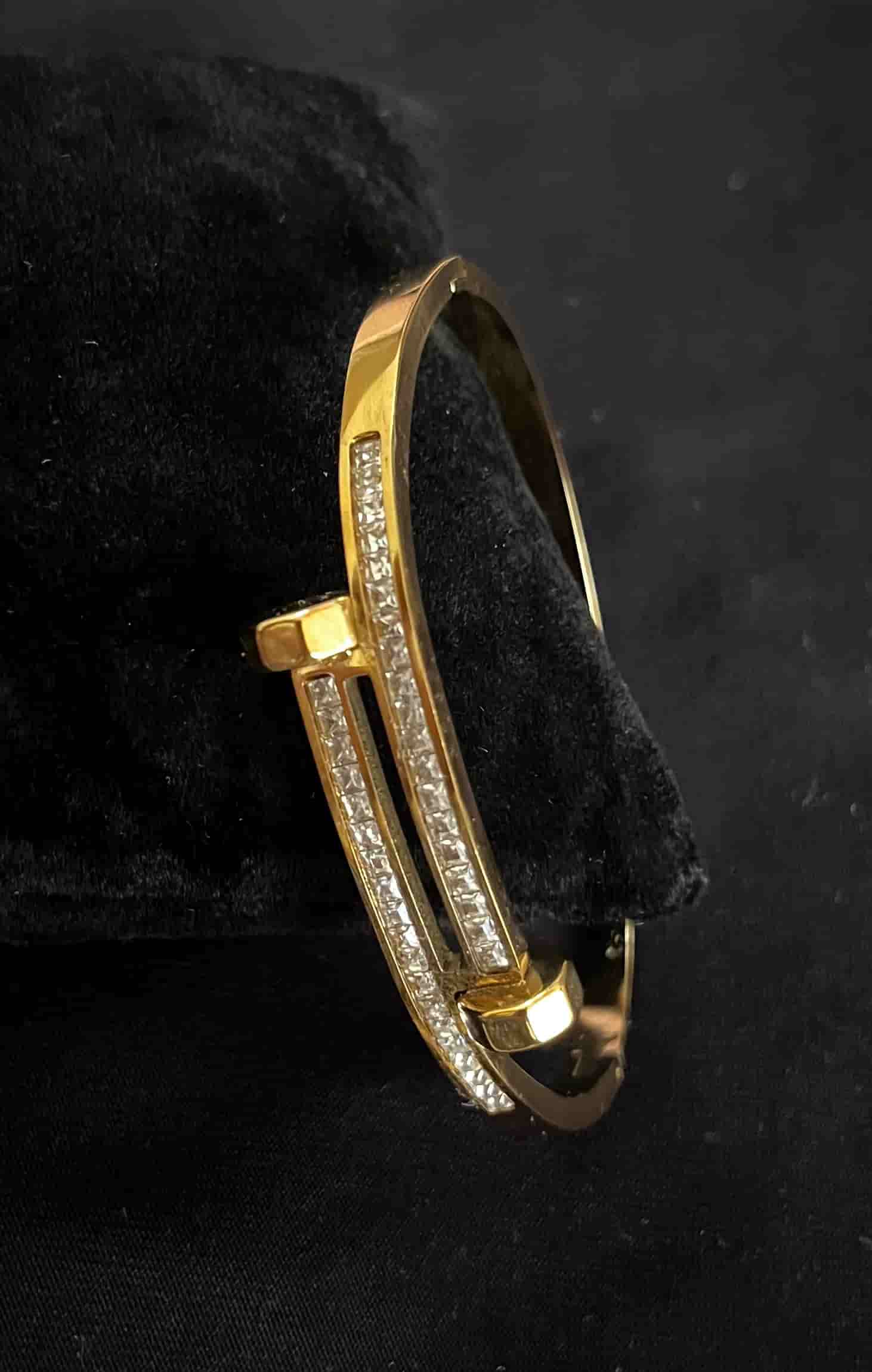 Brazalete de Circones Blancos Tornillo