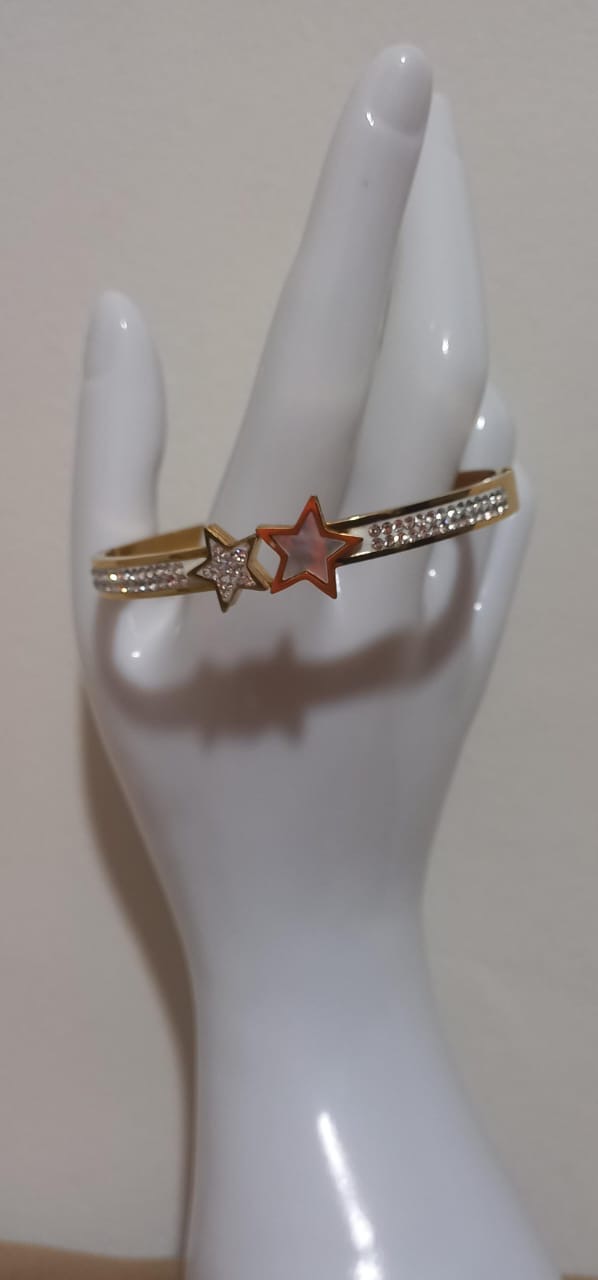 Brazalete de Estrella con Circones Blancos