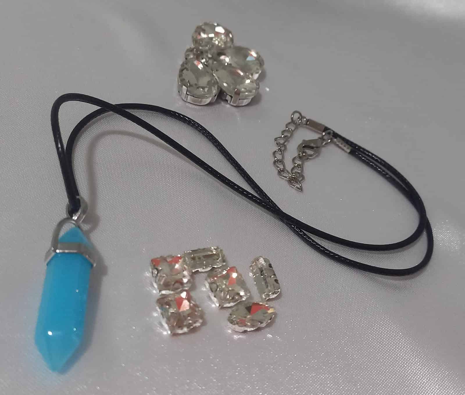 Cadena de Cordón con Cristal Azul Claro