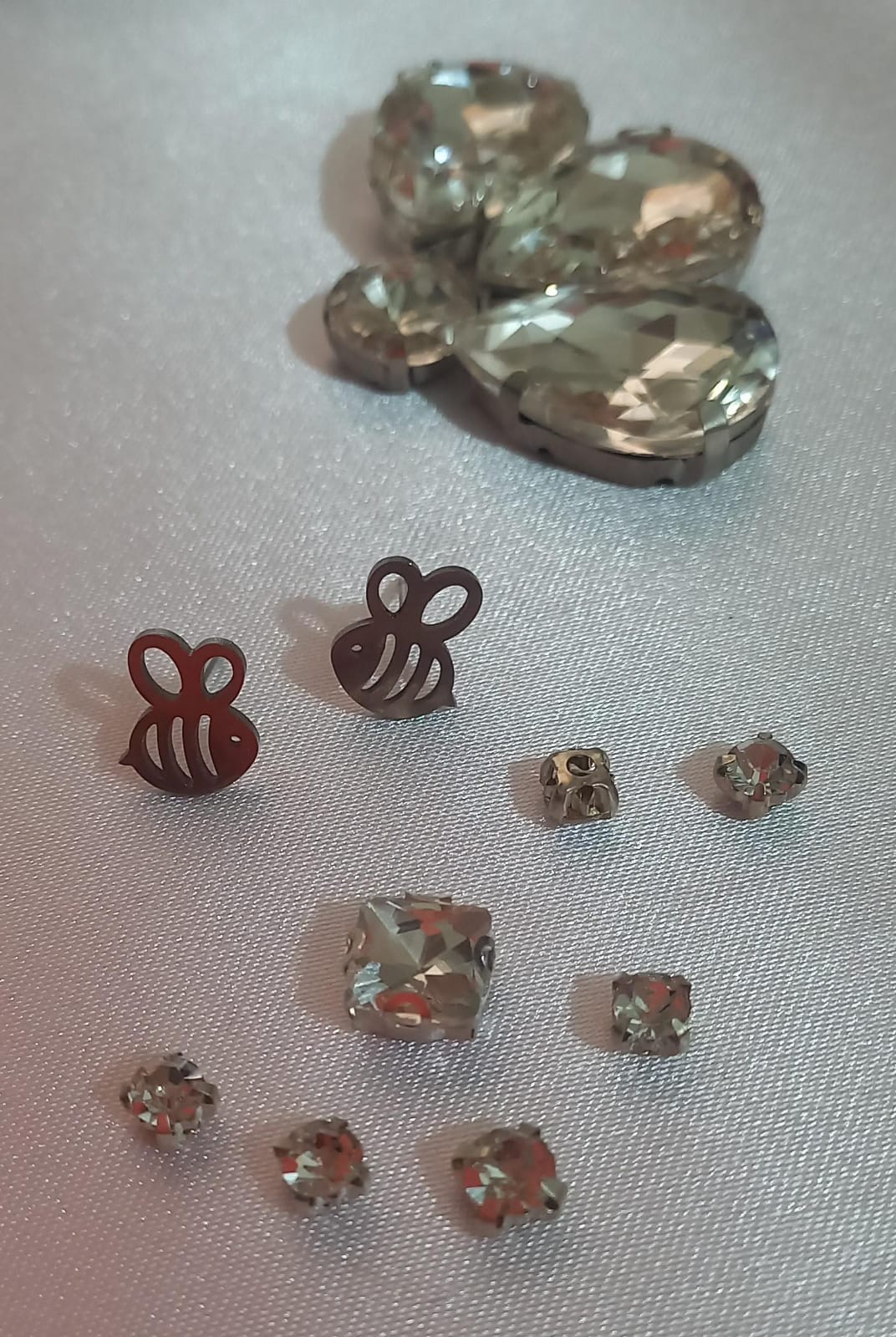 Aretes de Abejitas Negro