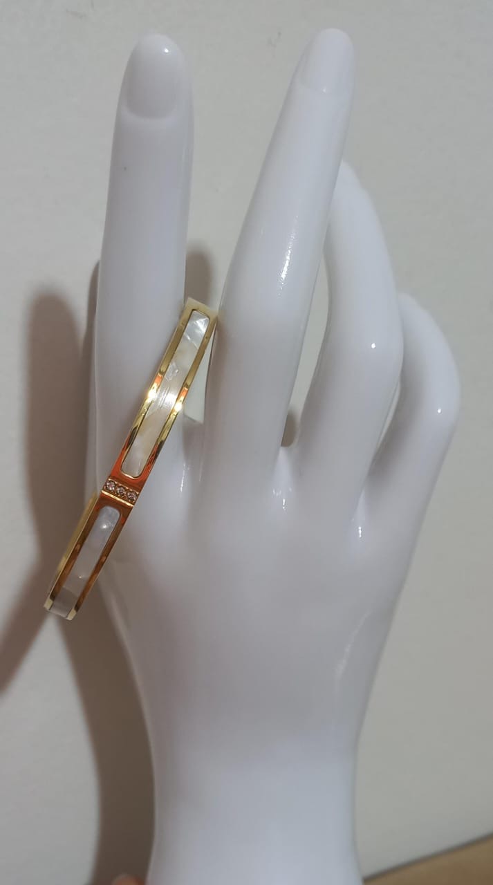 Brazalete de Circones Blancos Nacar Ancho