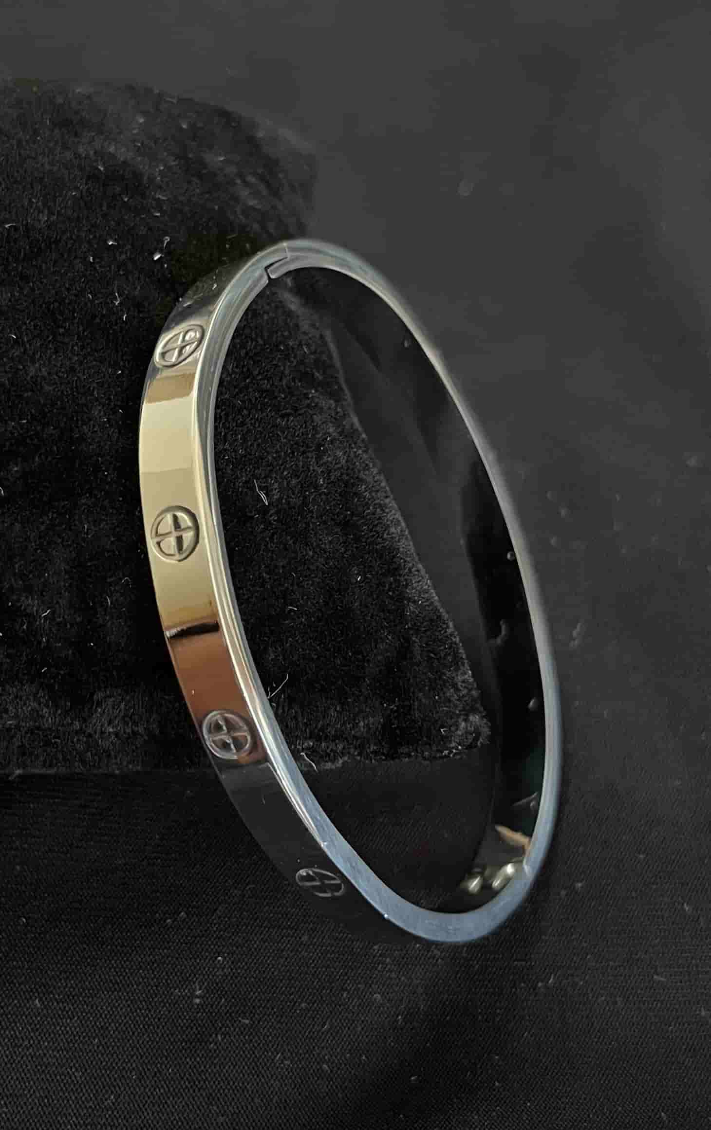 Brazalete de Tornillos Plateado