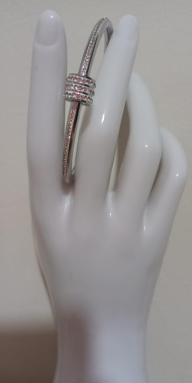 Brazalete de Circones Blancos Barril Tres Lineas Plateado