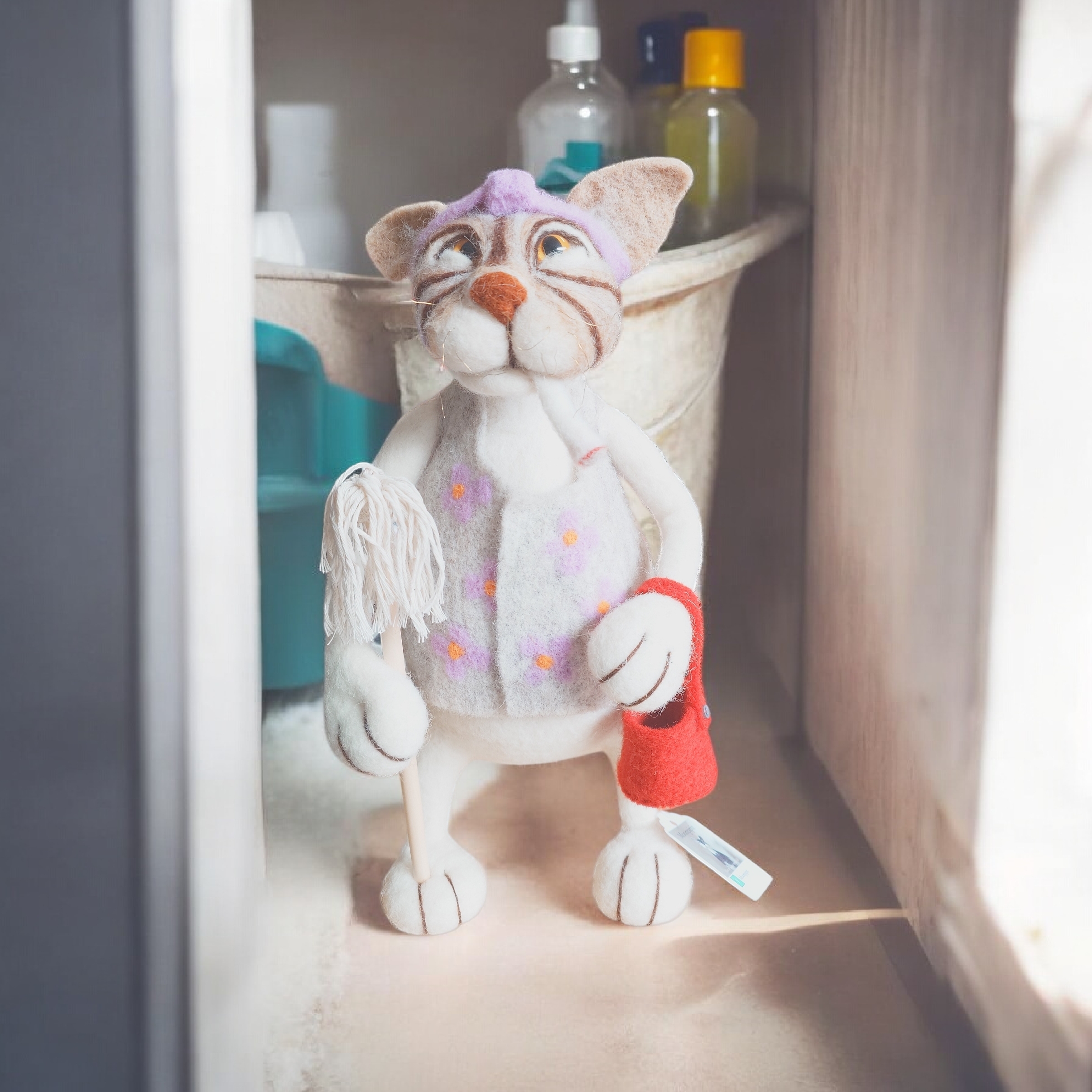 Handmade Needle Felted Cat (MRS MOP)