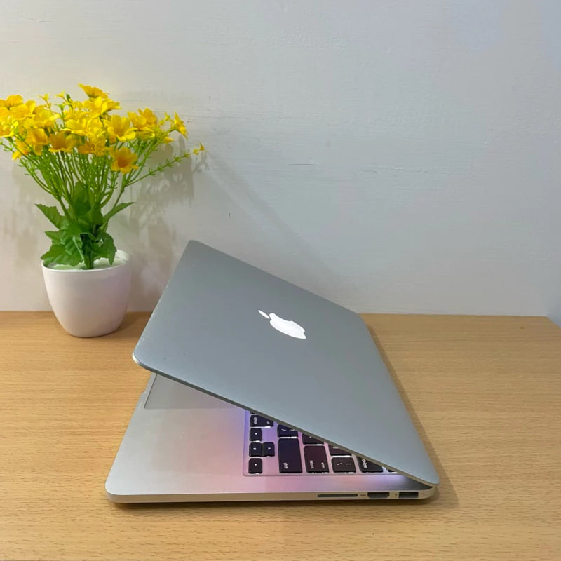 Macbook Pro Retina 13 inch 2013 Ram 4 SSD 128GB Second Ori Mulus