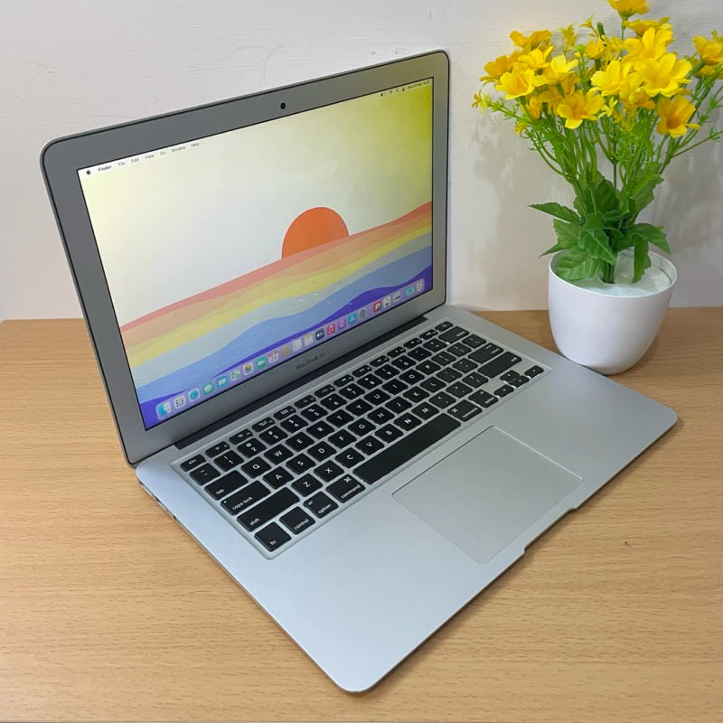 MACBOOK AIR 2015 11” RAM 4GB SSD 256 GB
