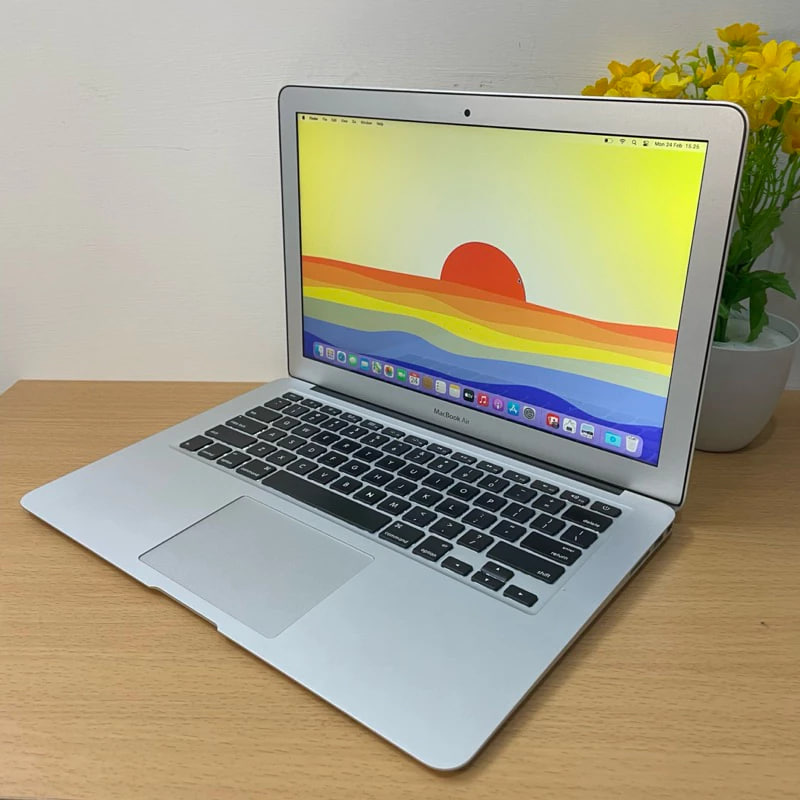 MACBOOK AIR 2015 11” RAM 4GB SSD 256 GB