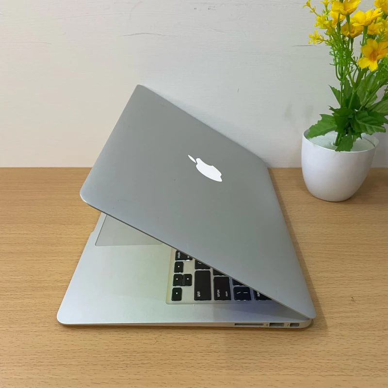 MACBOOK AIR 2015 11” RAM 4GB SSD 256 GB