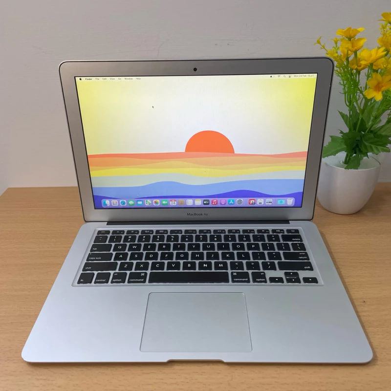 MACBOOK AIR 2015 11” RAM 4GB SSD 256 GB