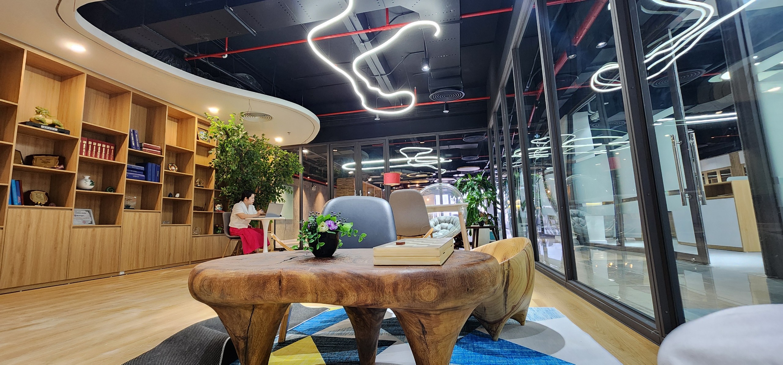 VAN PHÒNG TRÚC LAM