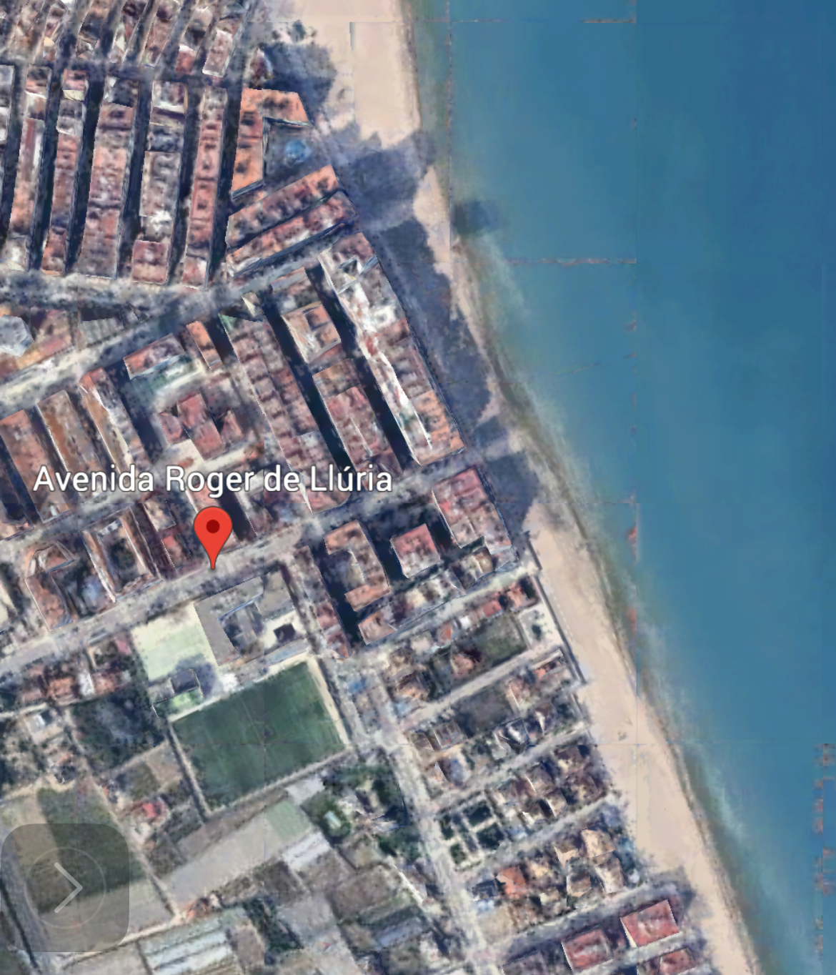 Beachfront Property on Avenida Roger de Llúria