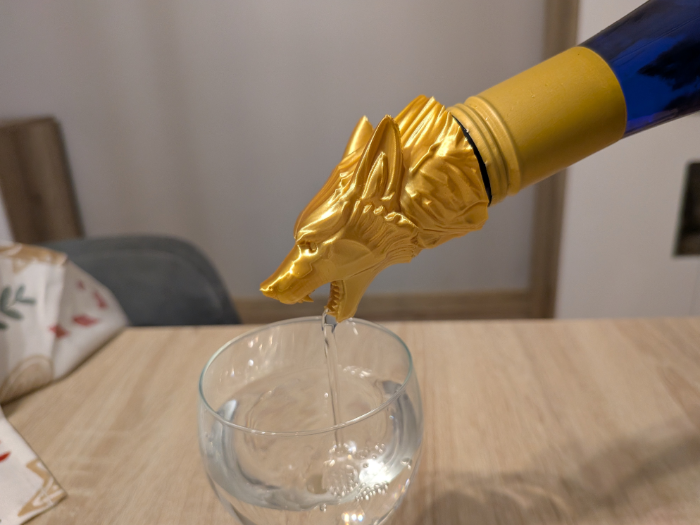 🐺 The Alpha Pour: Wolf Head Bottle Pourer