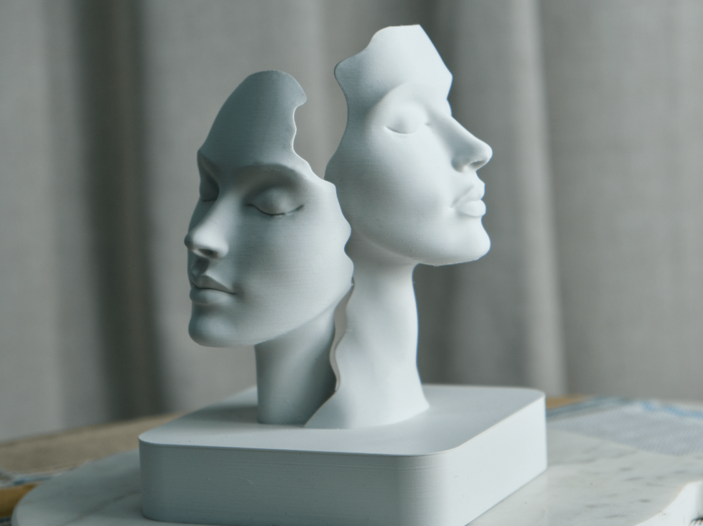 🌓 Duality Faces Sculpture – The Art of Inner Reflection