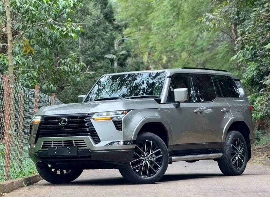 Lexus LX 600 SUV