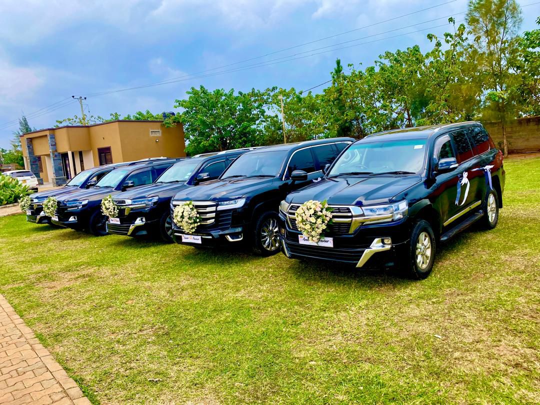 Luxury Black SUVs for Special Occasions