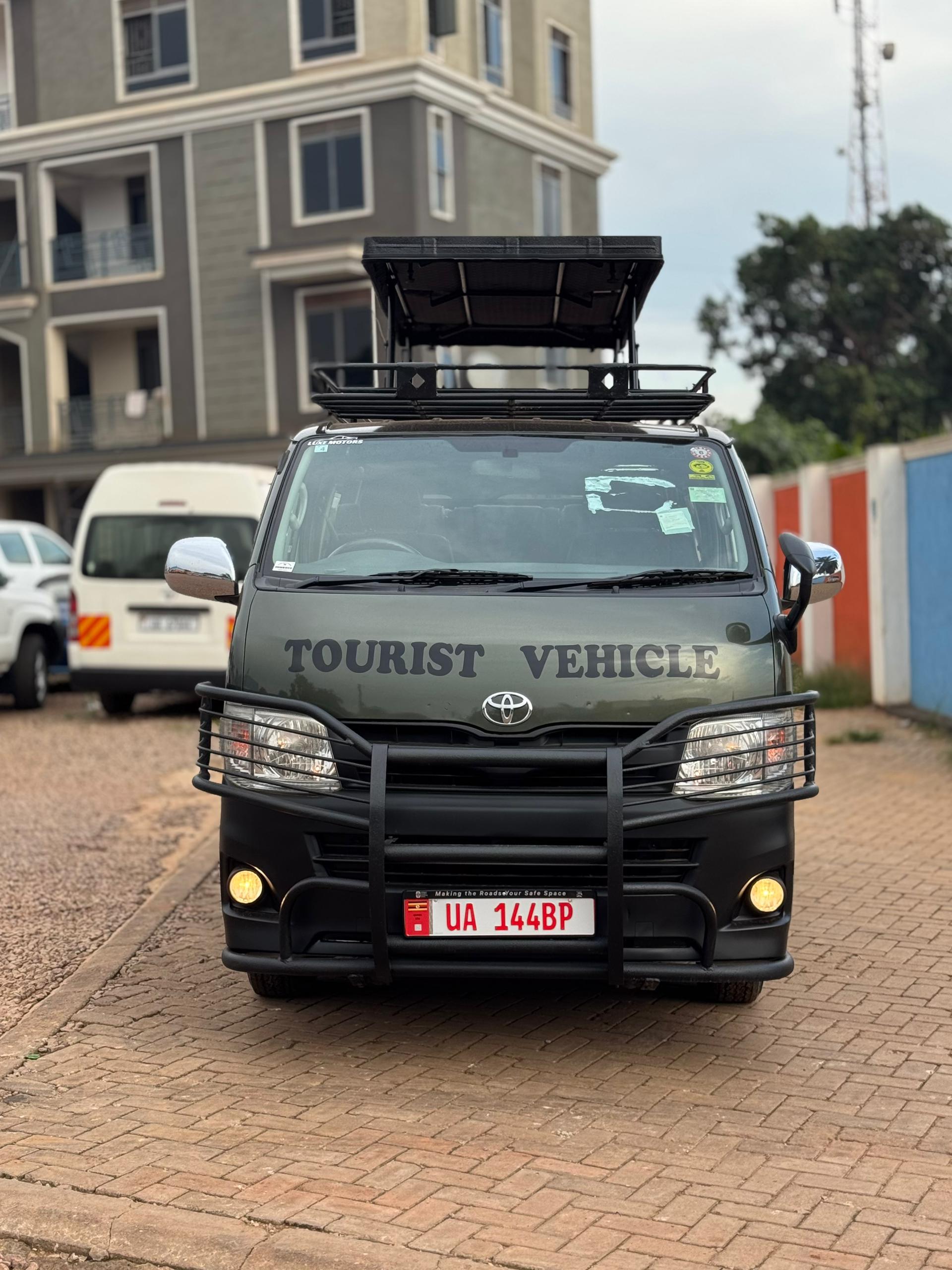 Green Tourist Van (FOR HIRE)