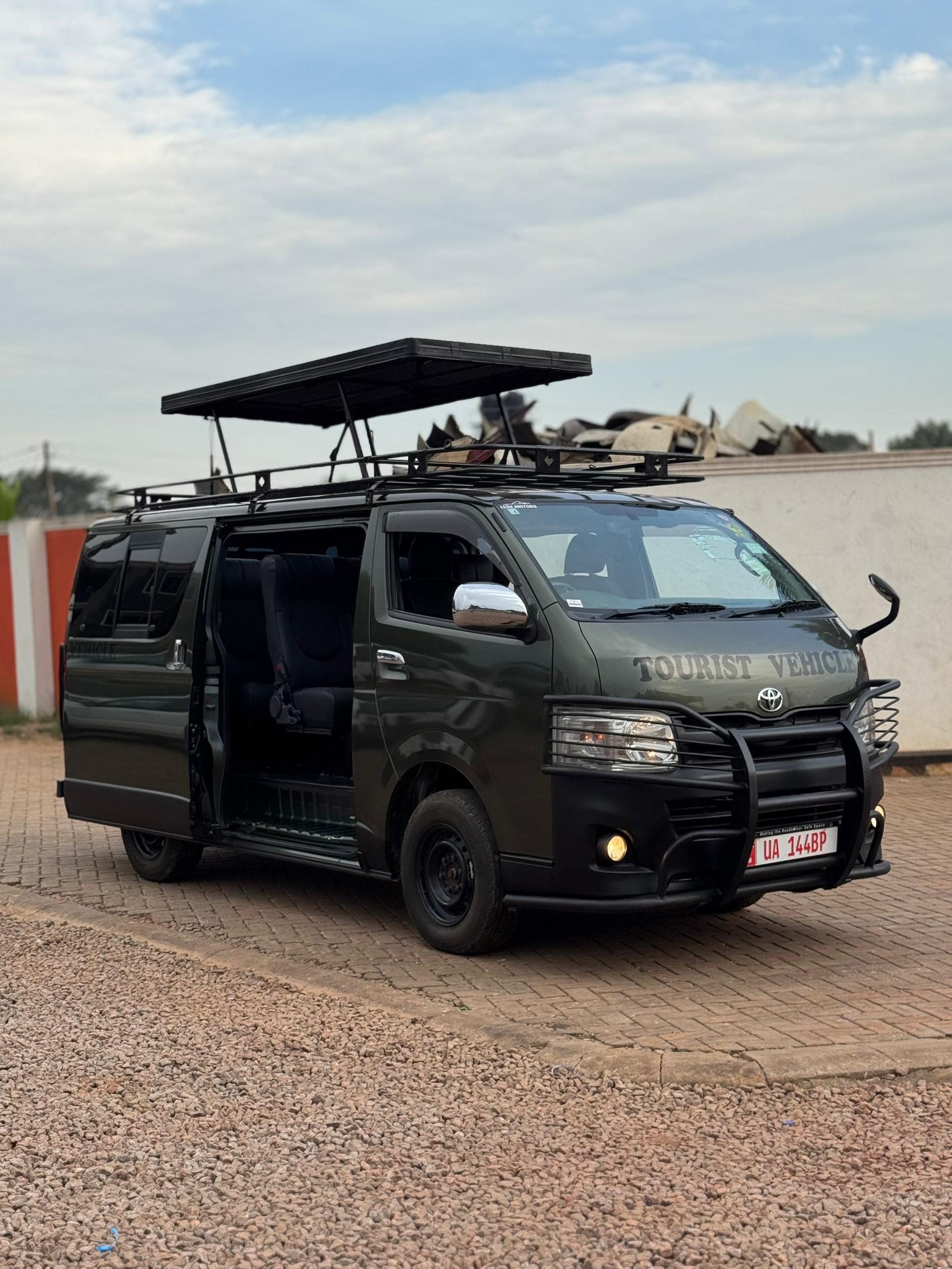 Green Tourist Van (FOR HIRE)