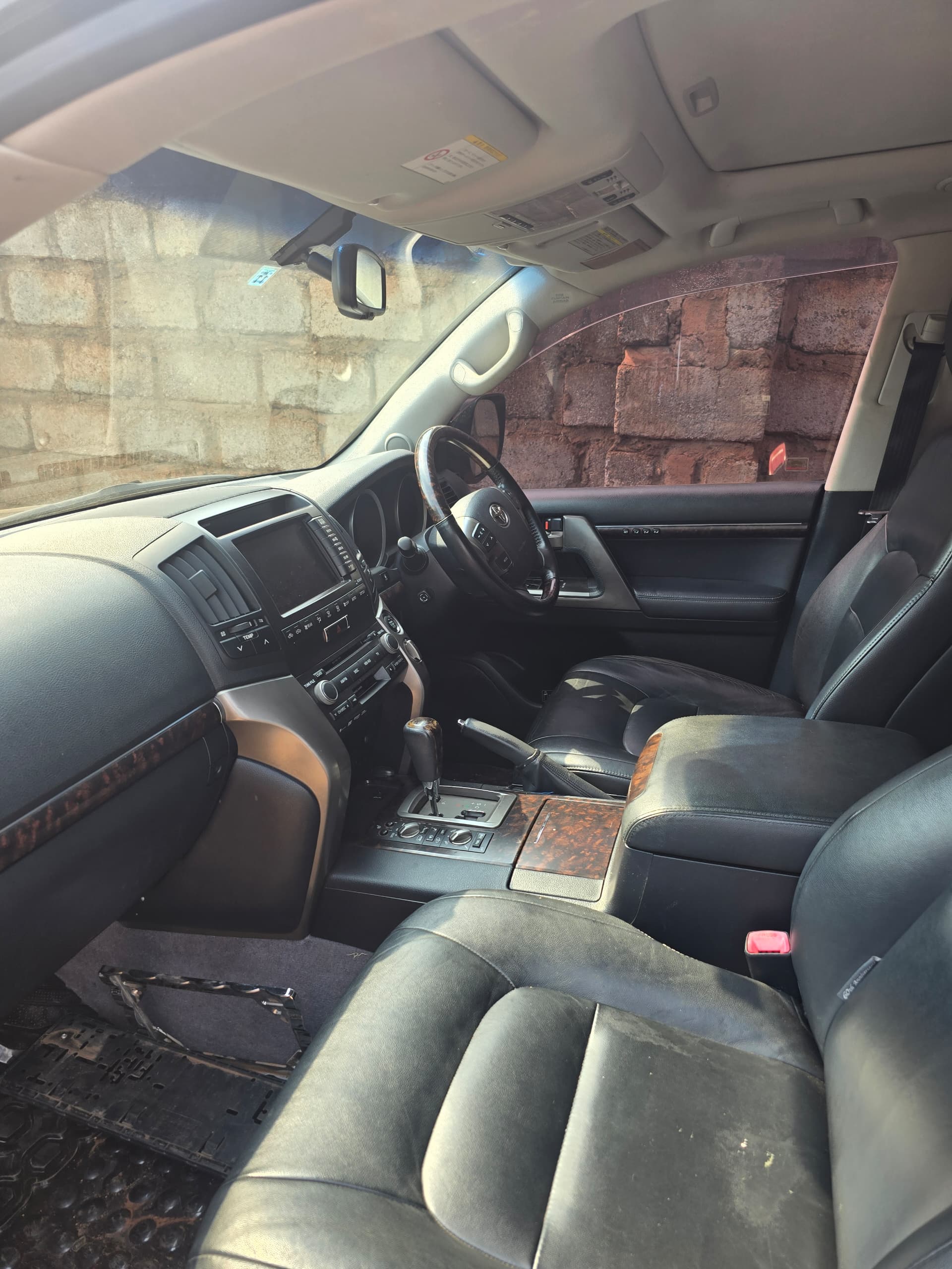 Toyota Land Cruiser V8