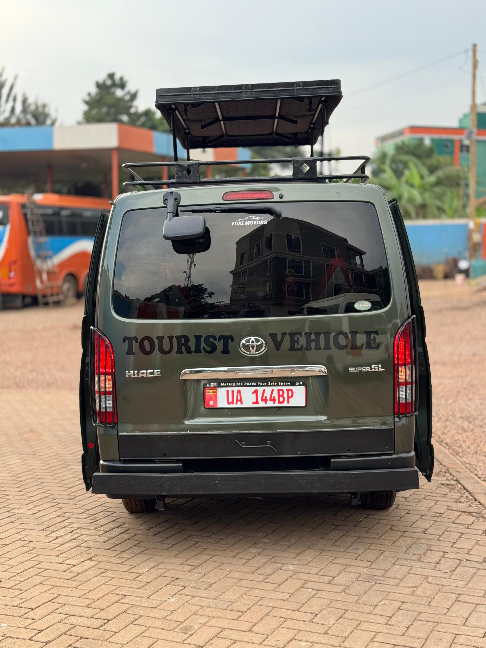 Green Tourist Van (FOR HIRE)