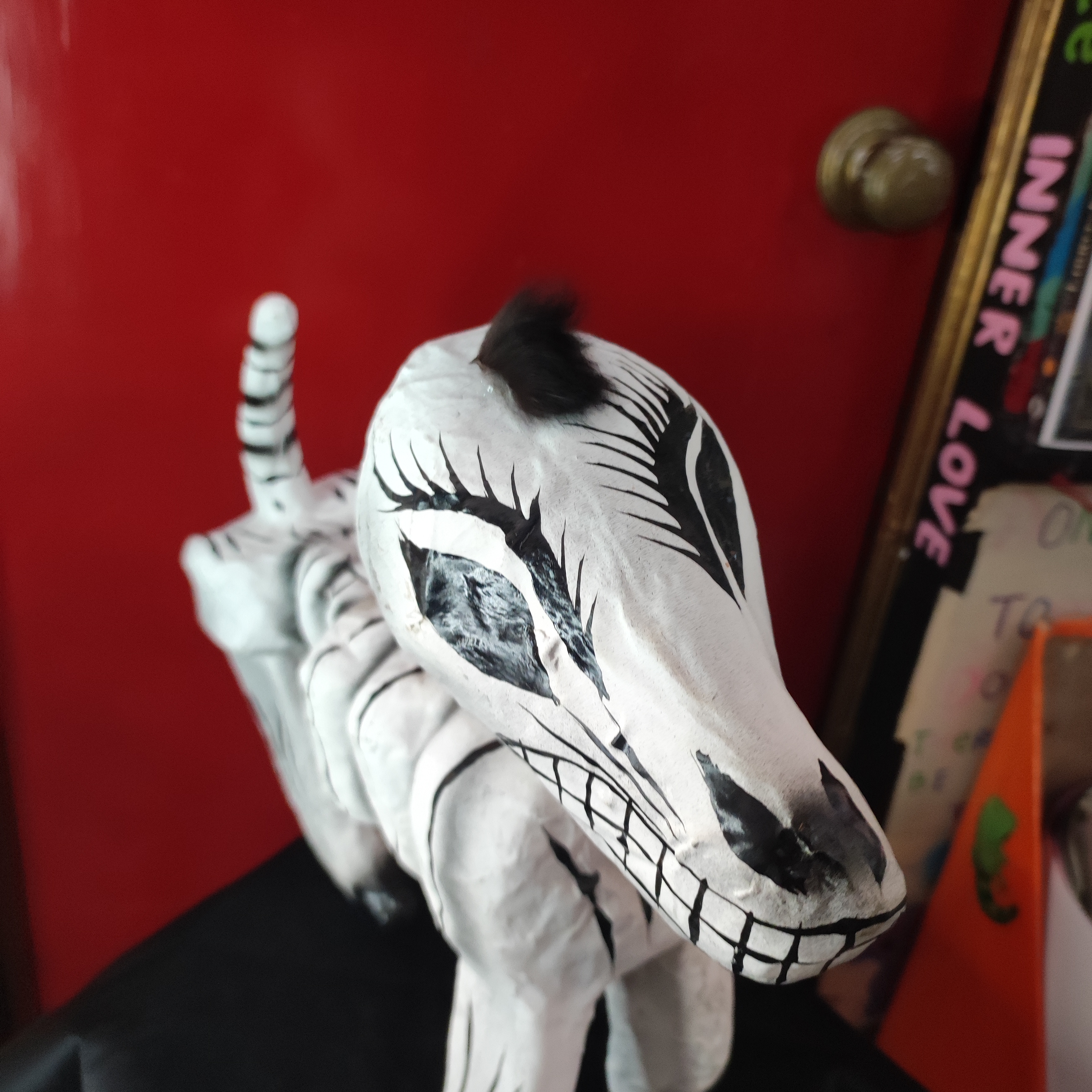 Esqueleto de perrito con pelo