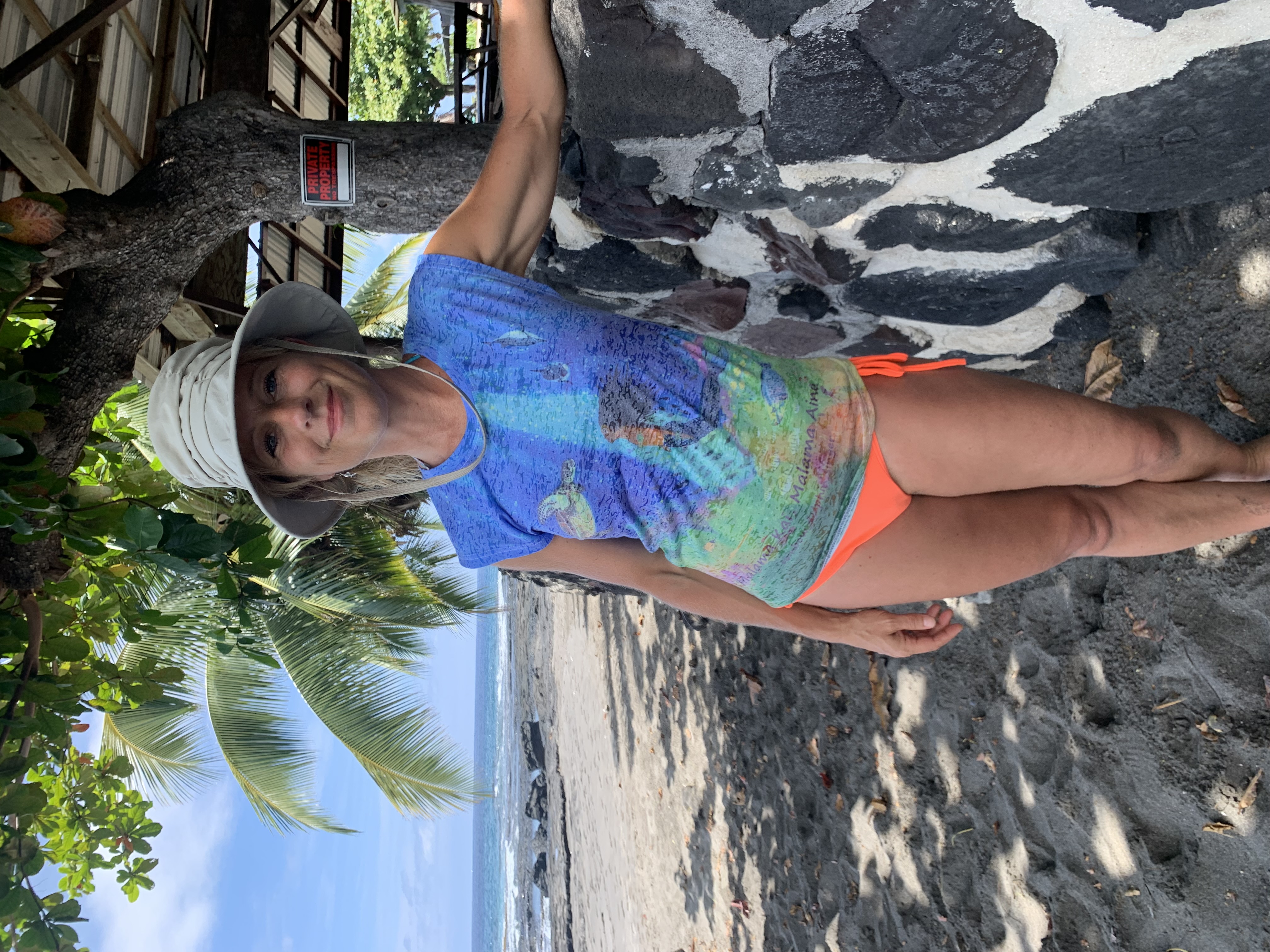 A mermaid talking with a turtle