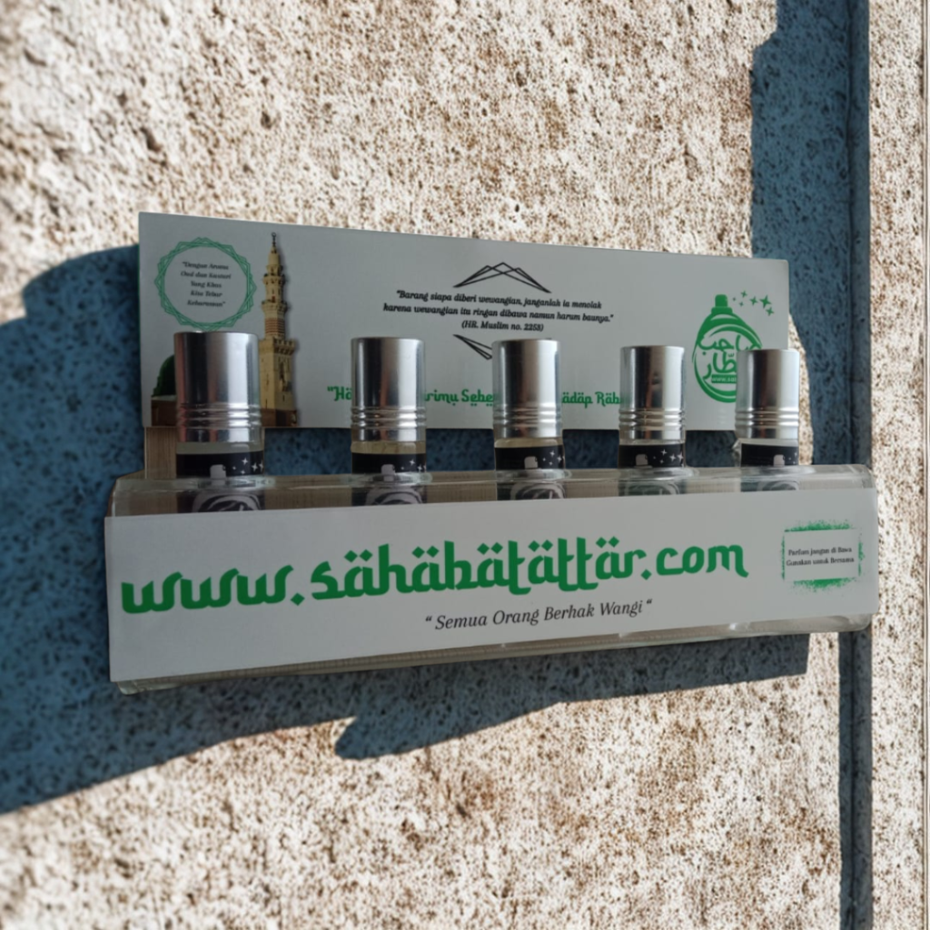 Paket Amaliah Parfum Oud & Kasturi 5 Botol dengan Display Akrilik Eksklusif untuk Masjid, Musholah & Majelis