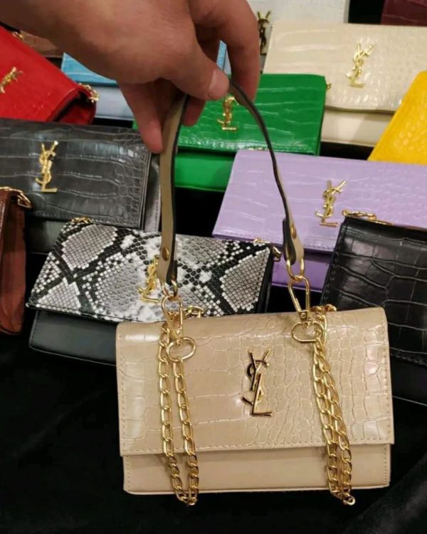 Buy Female Assorted Purses – Pallet