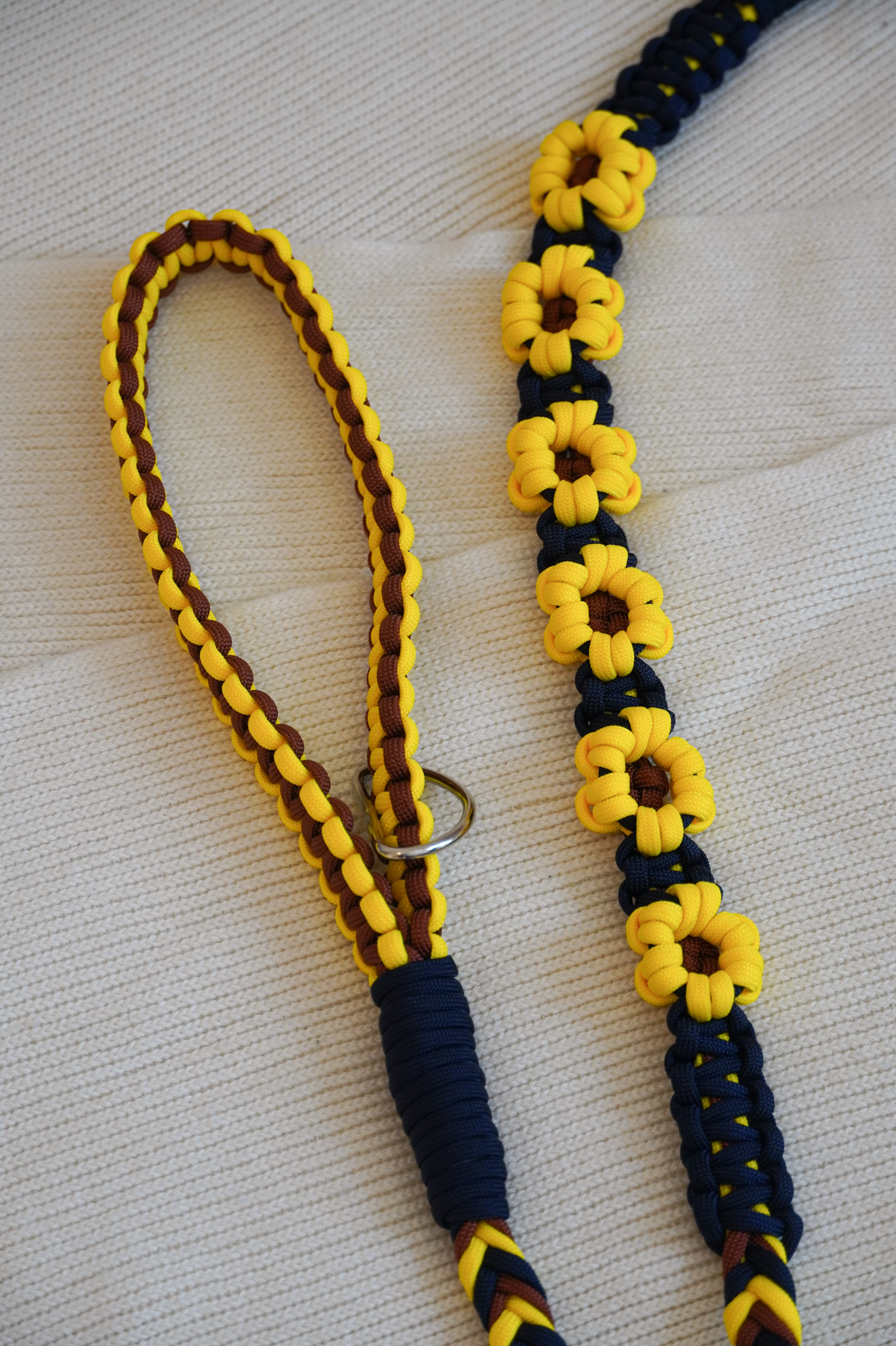 Handmade Paracord Dog Leash – Golden Sunburst