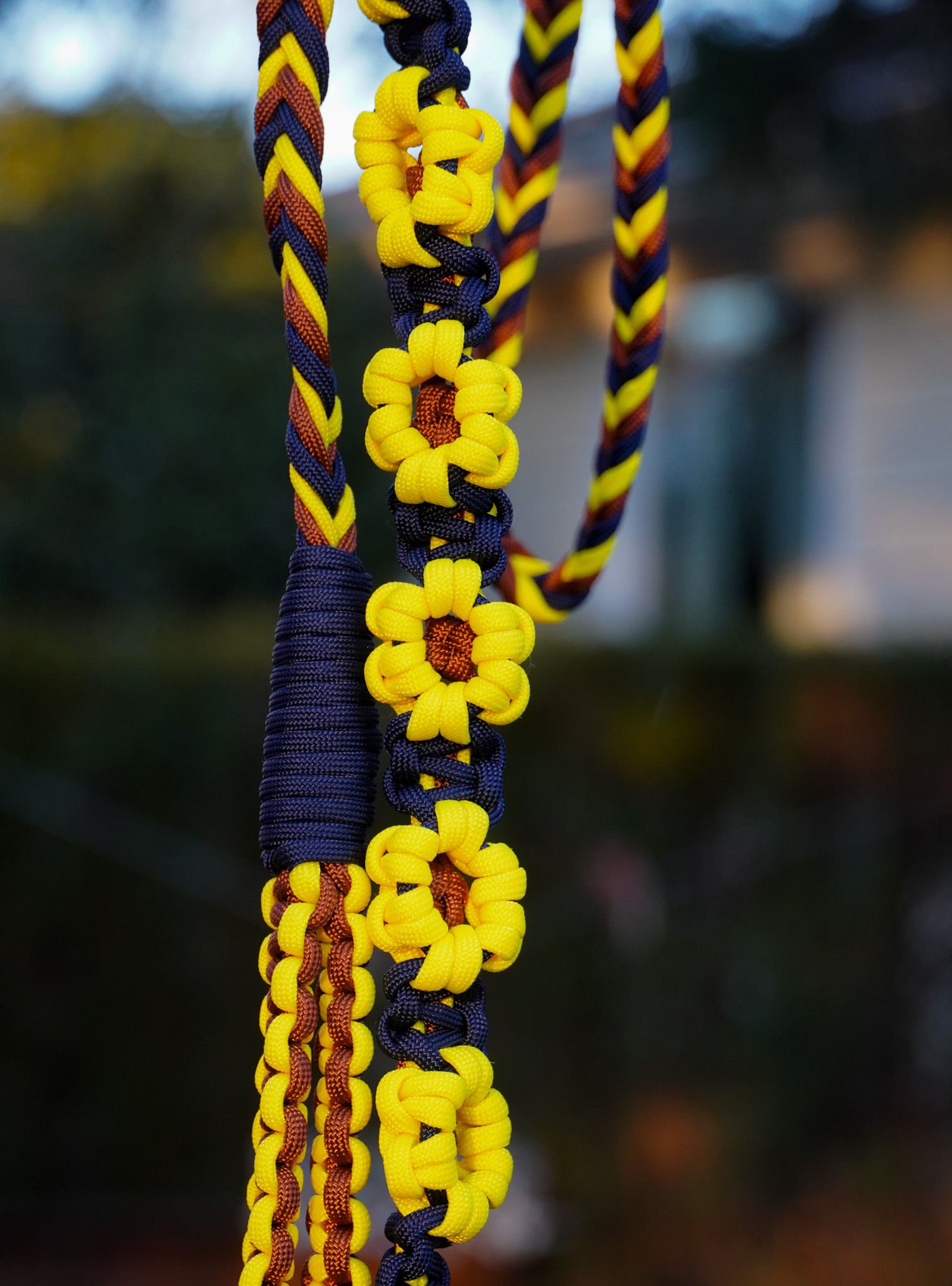 Handmade Paracord Dog Leash – Golden Sunburst