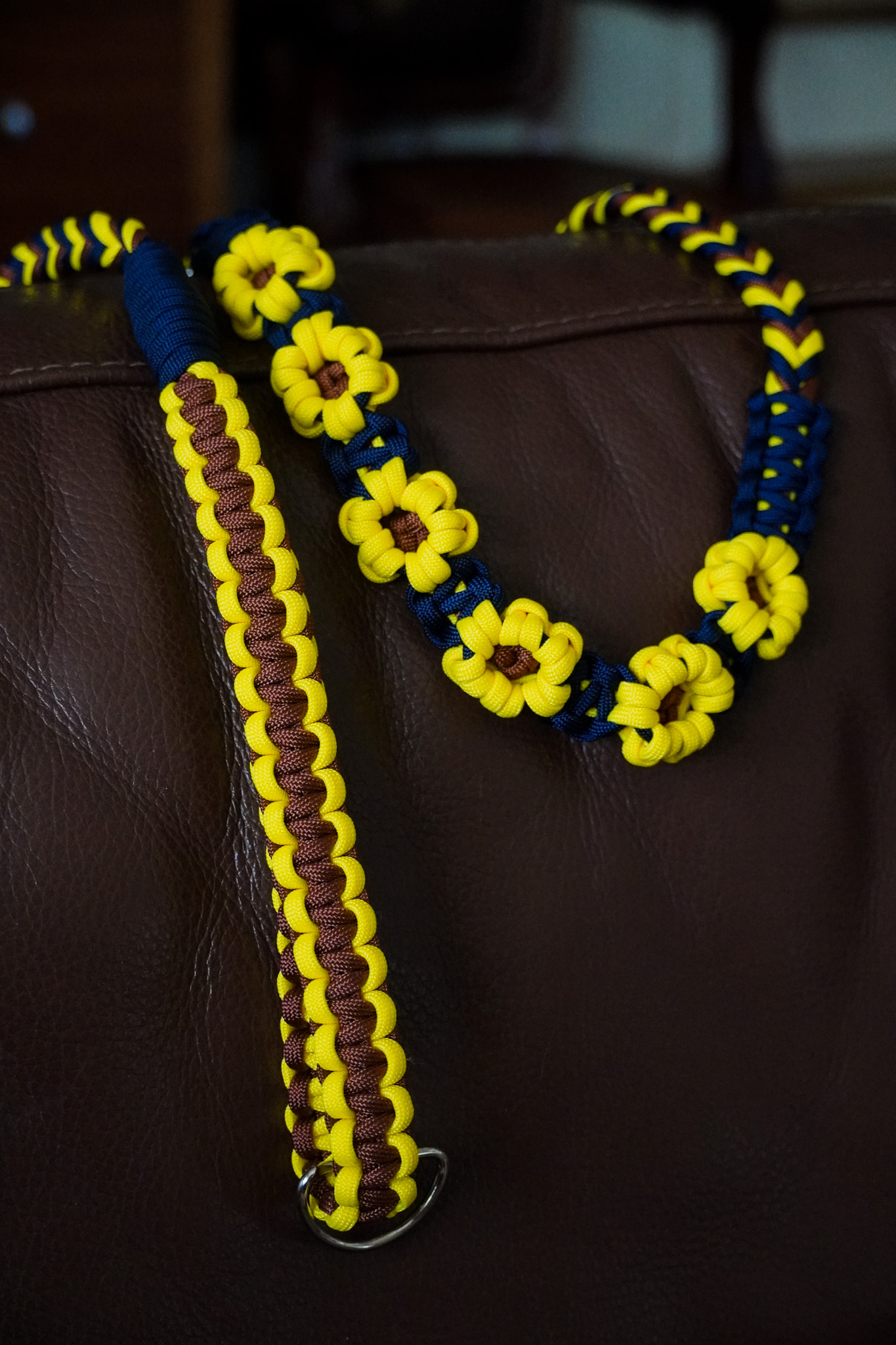 Handmade Paracord Dog Leash – Golden Sunburst