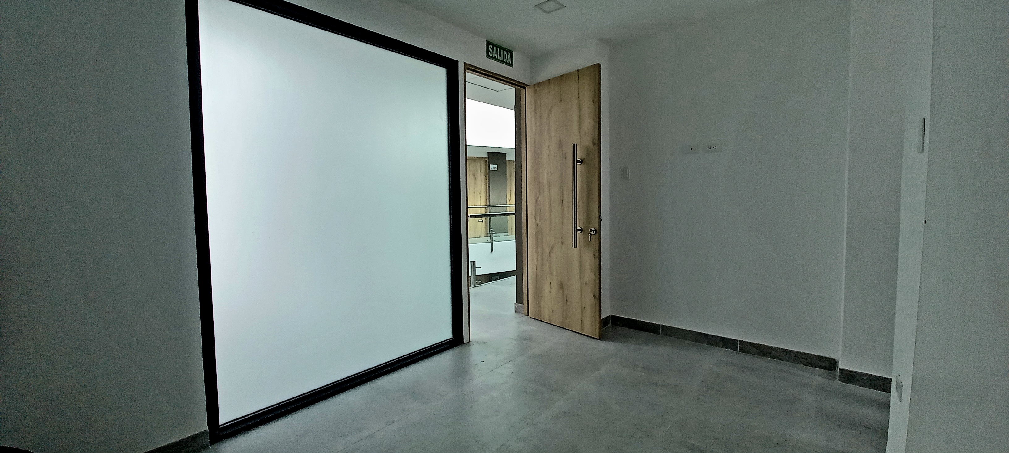 Consultorio en venta o alquiler en Manta sector barbasquillo 