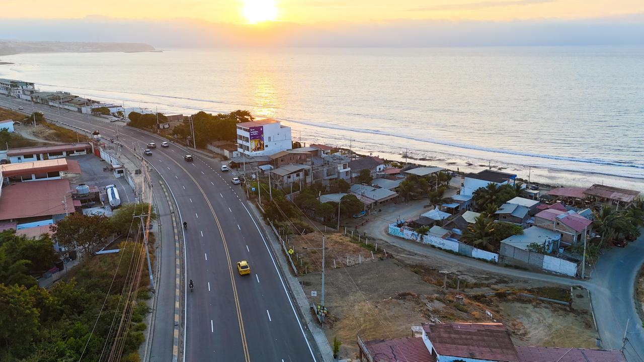 🌊 “Donde el mar se convierte en parte de tu proyecto”